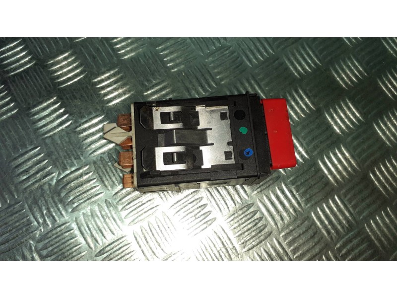 Recambio de warning para volkswagen polo berlina (6n2) conceptline referencia OEM IAM 6N0953235  CONECTOR 7 PINES