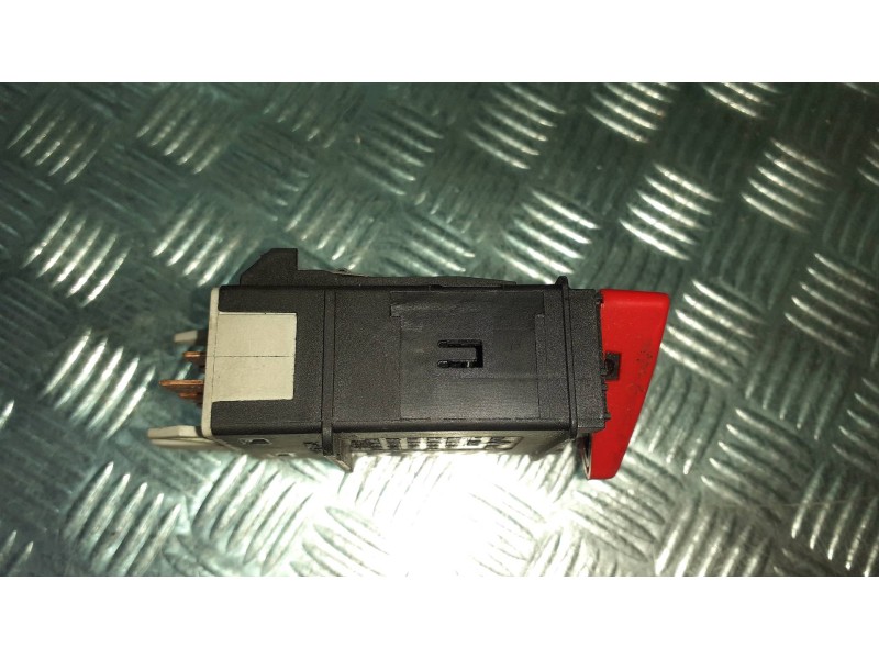 Recambio de warning para volkswagen polo berlina (6n2) conceptline referencia OEM IAM 6N0953235  CONECTOR 7 PINES