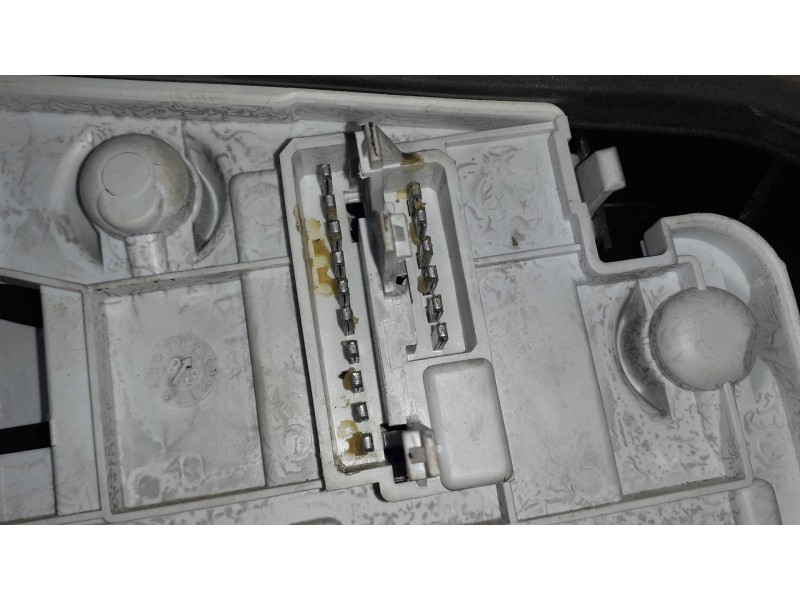 Recambio de piloto trasero derecho para peugeot 306 berlina 3/4/5 puertas (s2) referencia OEM IAM 2522  VALEO