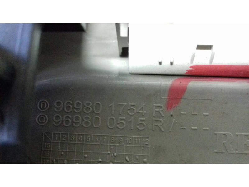Recambio de luz interior para renault captur xmod referencia OEM IAM 969801754R 969800515R 