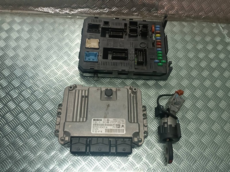 Recambio de centralita motor uce para citroen c5 berlina lx (e) referencia OEM IAM 9663245780  KIT - BOSCH