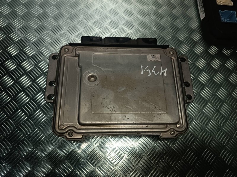 Recambio de centralita motor uce para citroen c5 berlina lx (e) referencia OEM IAM 9663245780  KIT - BOSCH