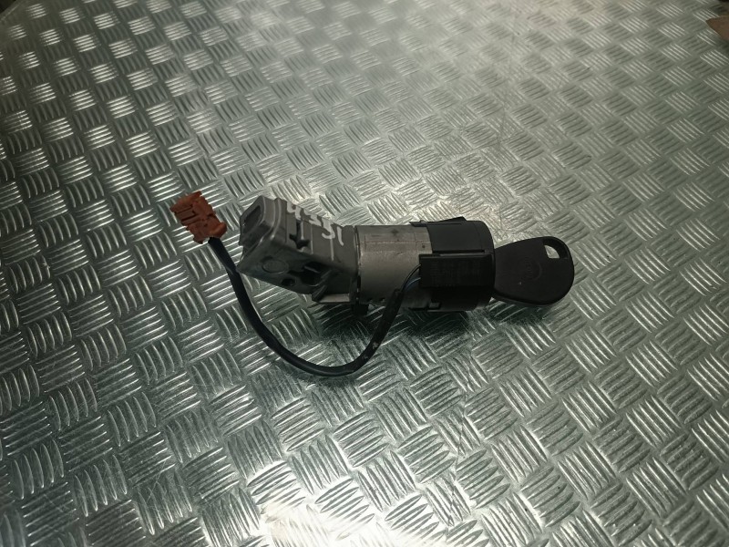 Recambio de centralita motor uce para citroen c5 berlina lx (e) referencia OEM IAM 9663245780  KIT - BOSCH