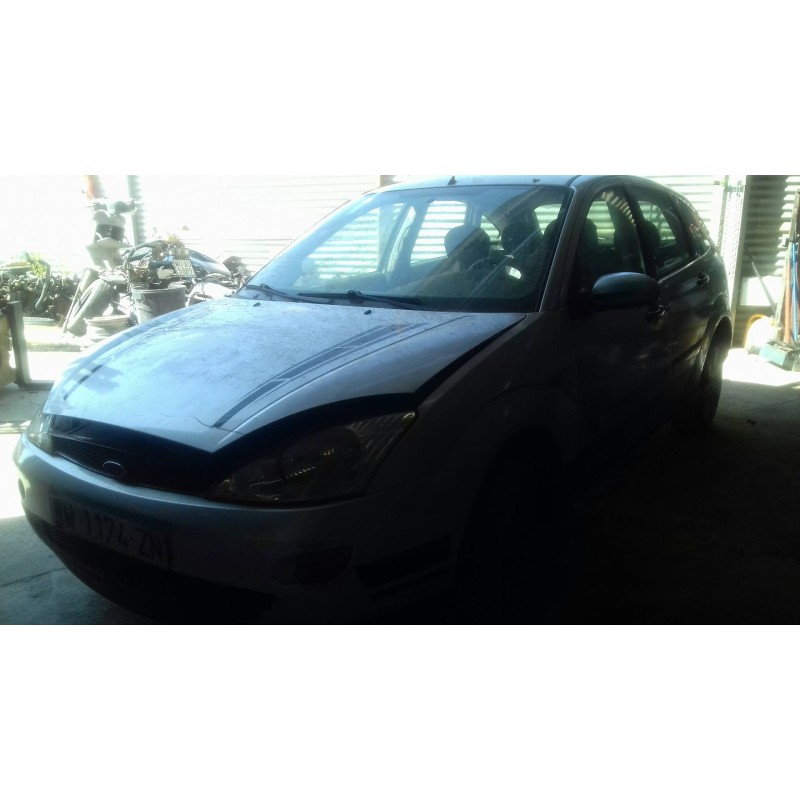 ford focus berlina (cak) del año 2000