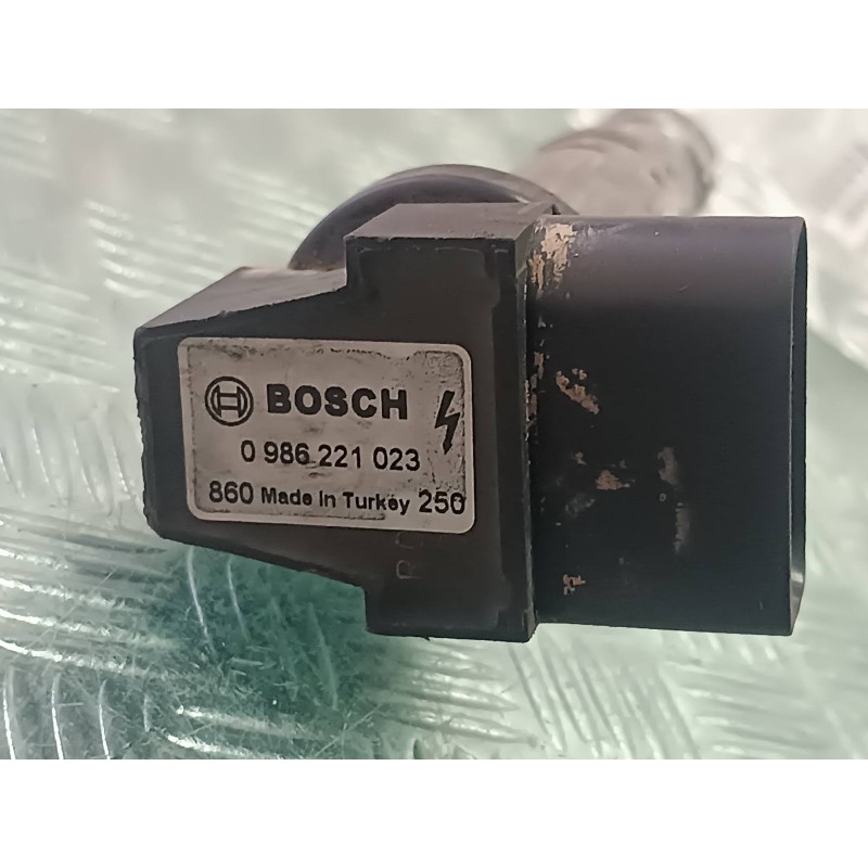 Recambio de bobina encendido para volkswagen bora berlina (1j2) referencia OEM IAM 0986221023 BOSCH CONECTOR 4 PINES