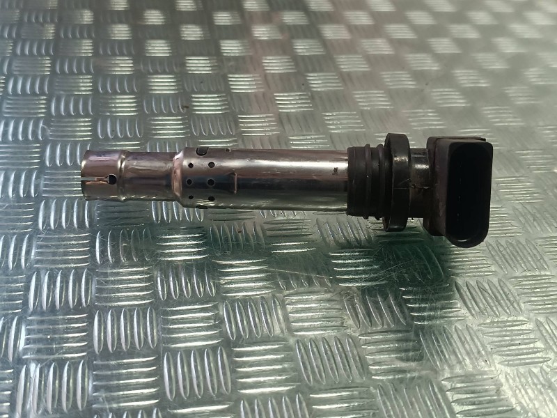 Recambio de bobina encendido para volkswagen bora berlina (1j2) referencia OEM IAM 0986221023 BOSCH CONECTOR 4 PINES
