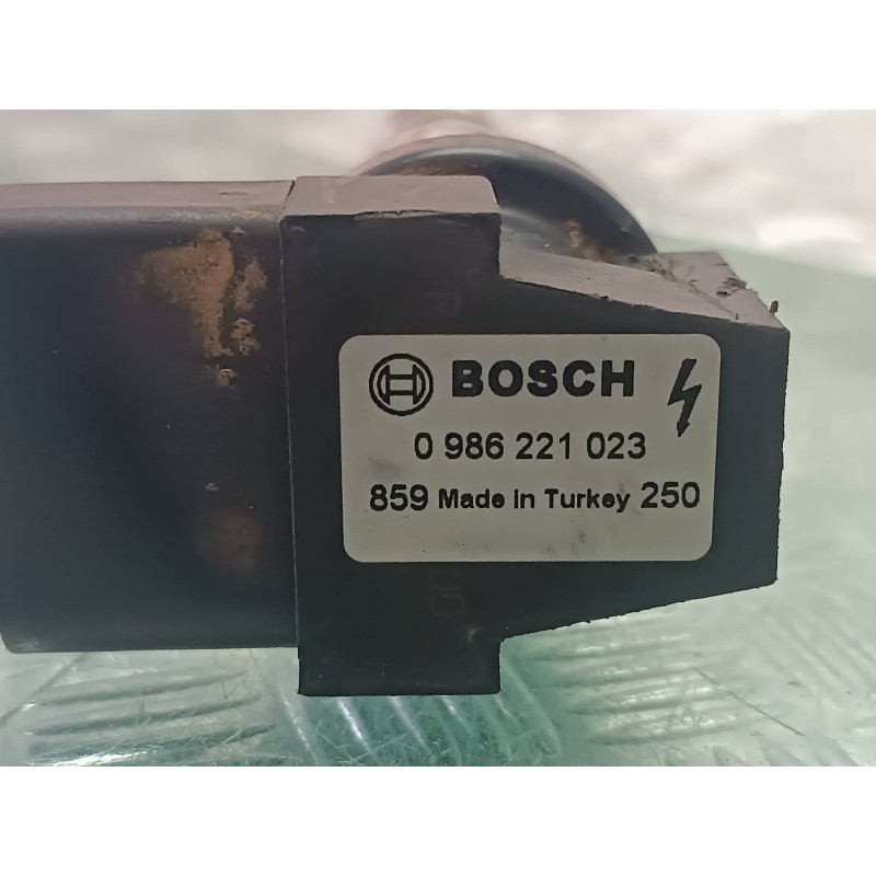 Recambio de bobina encendido para volkswagen bora berlina (1j2) referencia OEM IAM 0986221023 BOSCH CONECTOR 4 PINES