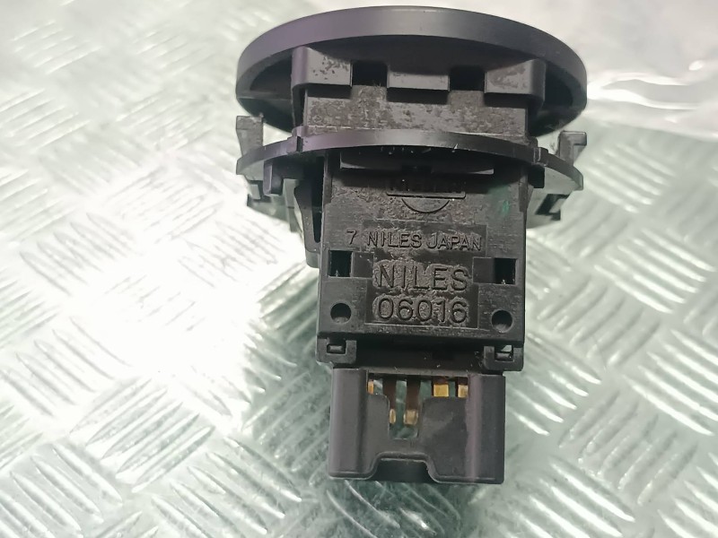 Recambio de warning para nissan x-trail (t30) comfort referencia OEM IAM 06016  CONECTOR 8 PINES