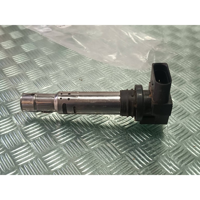 Recambio de bobina encendido para volkswagen bora berlina (1j2) referencia OEM IAM 0986221023 BOSCH CONECTOR 4 PINES