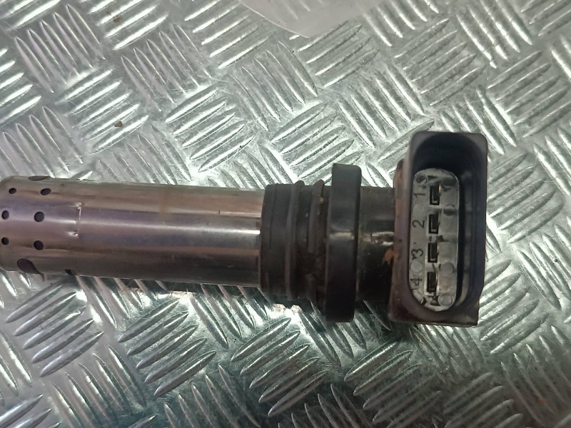 Recambio de bobina encendido para volkswagen bora berlina (1j2) referencia OEM IAM 0986221023 BOSCH CONECTOR 4 PINES