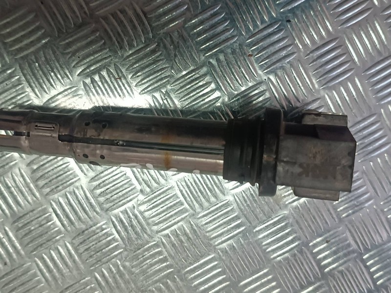 Recambio de bobina encendido para volkswagen bora berlina (1j2) referencia OEM IAM 0986221023 BOSCH CONECTOR 4 PINES