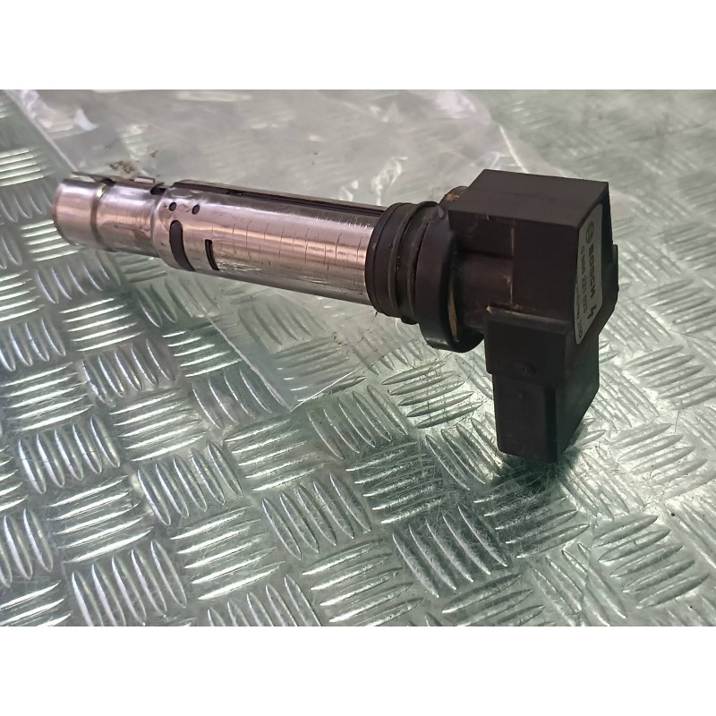 Recambio de bobina encendido para volkswagen bora berlina (1j2) referencia OEM IAM 0986221023 BOSCH CONECTOR 4 PINES