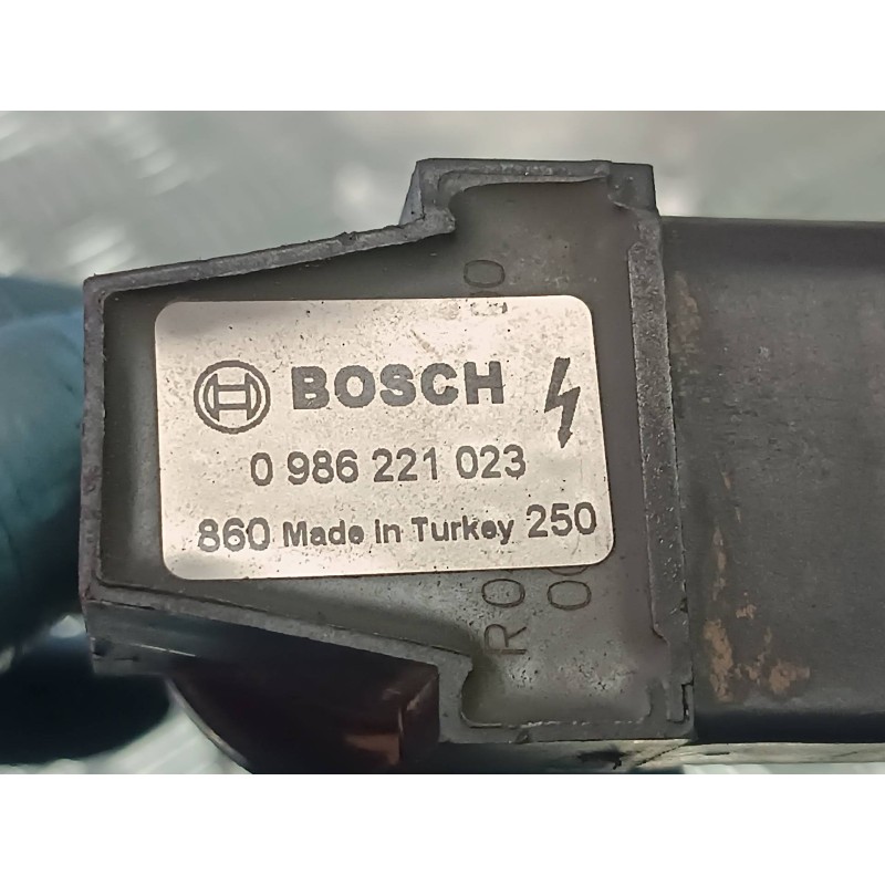 Recambio de bobina encendido para volkswagen bora berlina (1j2) referencia OEM IAM 0986221023 BOSCH CONECTOR 4 PINES