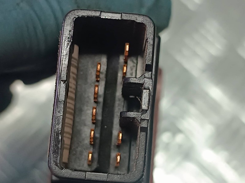 Recambio de warning para hyundai elantra (xd) 2.0 gls (5-tas.) referencia OEM IAM   CONECTOR 9 PINES