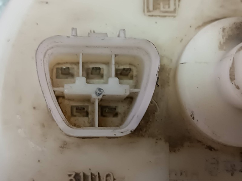 Recambio de bomba combustible para hyundai accent (lc) gl 4p referencia OEM IAM 31110  AFORADOR BOMBA