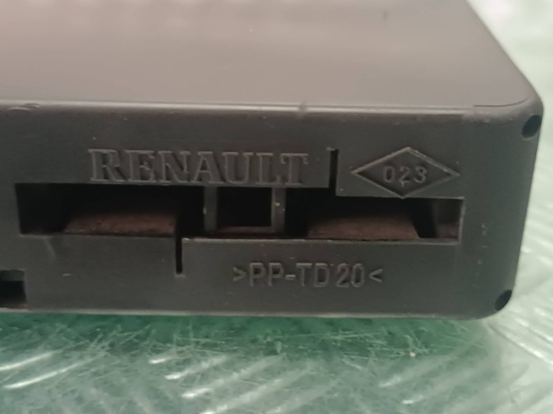 Recambio de modulo electronico para renault laguna ii (bg0) referencia OEM IAM   LECTOR DE TARJETA