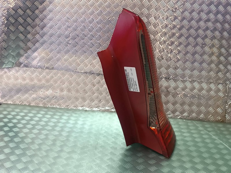 Recambio de piloto trasero derecho para citroen c4 berlina collection referencia OEM IAM 946801677  