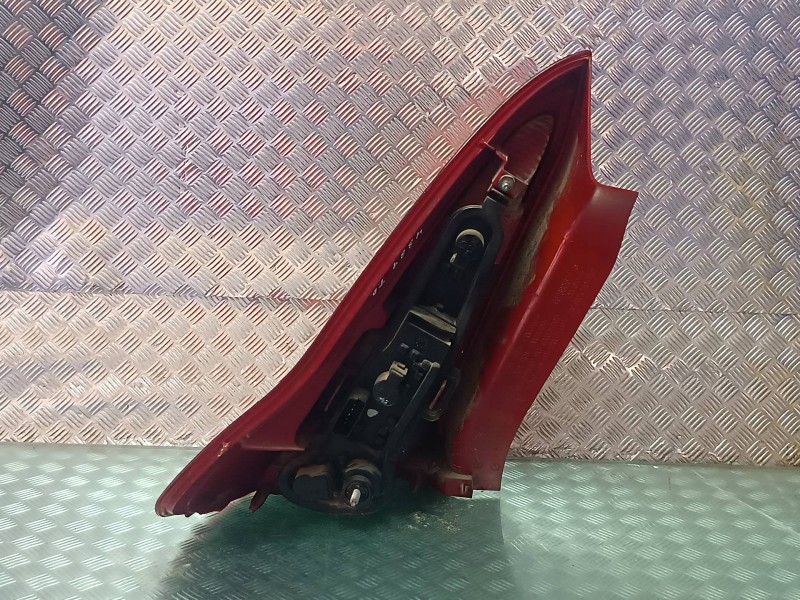 Recambio de piloto trasero derecho para citroen c4 berlina collection referencia OEM IAM 946801677  