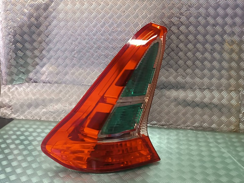 Recambio de piloto trasero izquierdo para citroen c4 berlina collection referencia OEM IAM 9646801777  