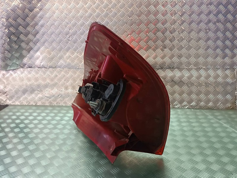 Recambio de piloto trasero izquierdo para citroen c4 berlina collection referencia OEM IAM 9646801777  