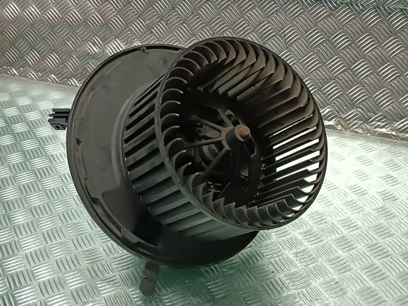 Recambio de ventilador calefaccion para mercedes-benz clase b (w245) 180 cdi (245.207) referencia OEM IAM   VALEO