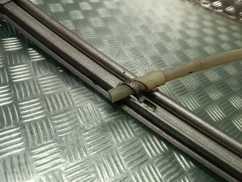 Recambio de elevalunas trasero izquierdo para renault laguna ii (bg0) referencia OEM IAM 462669 CONECTOR 2 PINES ELECTRICO