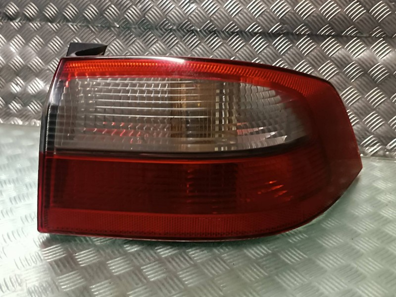 Recambio de piloto trasero derecho para renault laguna ii (bg0) referencia OEM IAM 2345  VALEO