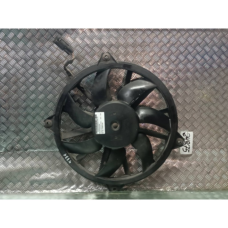 Recambio de electroventilador para citroen c4 berlina collection referencia OEM IAM 1049874716T VALEO CONECTOR 2 PINES