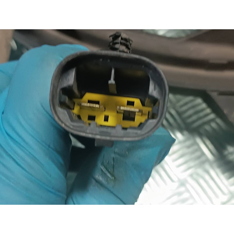 Recambio de electroventilador para citroen c4 berlina collection referencia OEM IAM 1049874716T VALEO CONECTOR 2 PINES