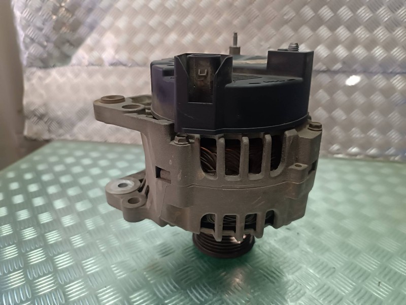 Recambio de alternador para volkswagen bora berlina (1j2) referencia OEM IAM 06A903026A 305100392 90A