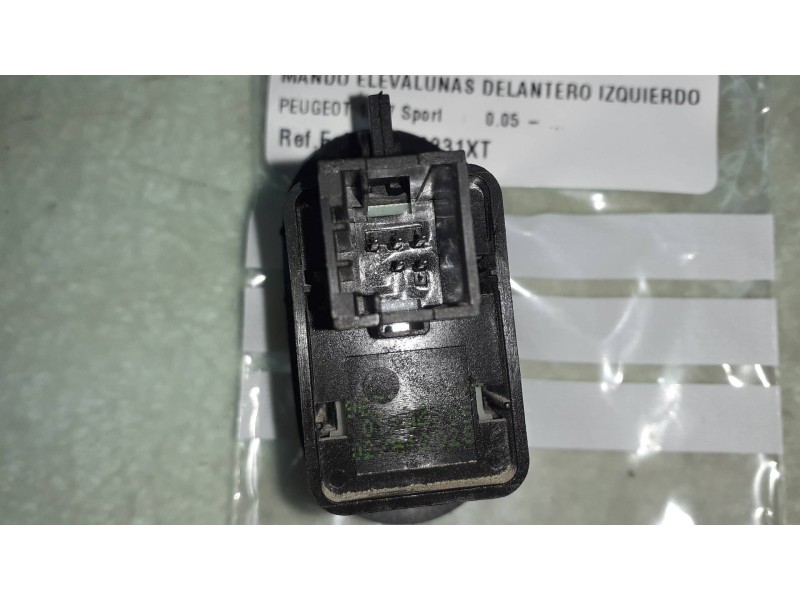Recambio de mando elevalunas delantero izquierdo para peugeot 1007 sport referencia OEM IAM 96570331XT 96401469XT 