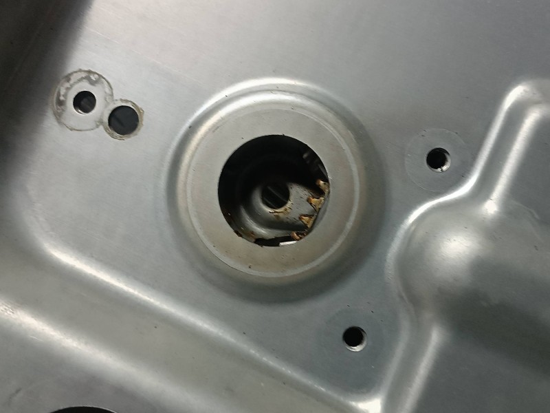 Recambio de elevalunas trasero derecho para ford focus berlina (cap) referencia OEM IAM 4M51A045H22A 984871121 ELECTRICO