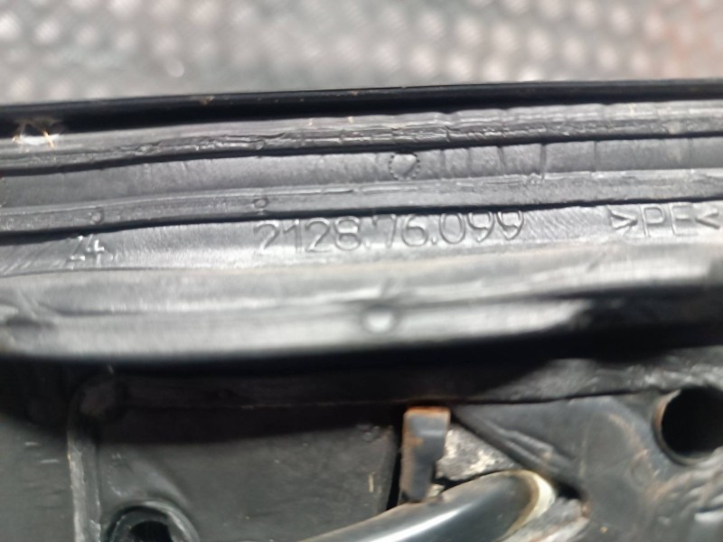 Recambio de retrovisor izquierdo para ford focus berlina (cap) referencia OEM IAM 212876099 014292 ELECTRICO