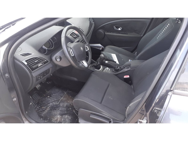 renault megane iii berlina 5 p del año 2015