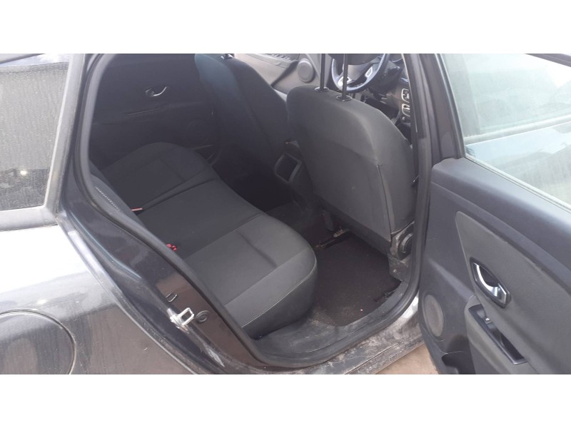 renault megane iii berlina 5 p del año 2015