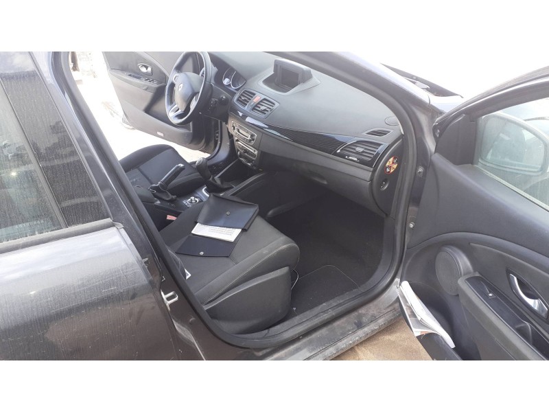 renault megane iii berlina 5 p del año 2015