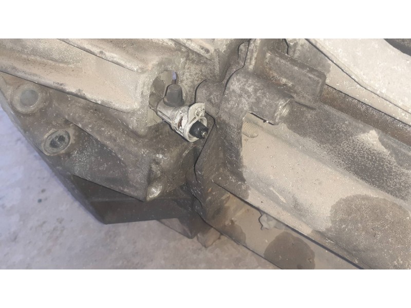 Recambio de caja cambios para renault megane iii berlina 5 p referencia OEM IAM JR5337  