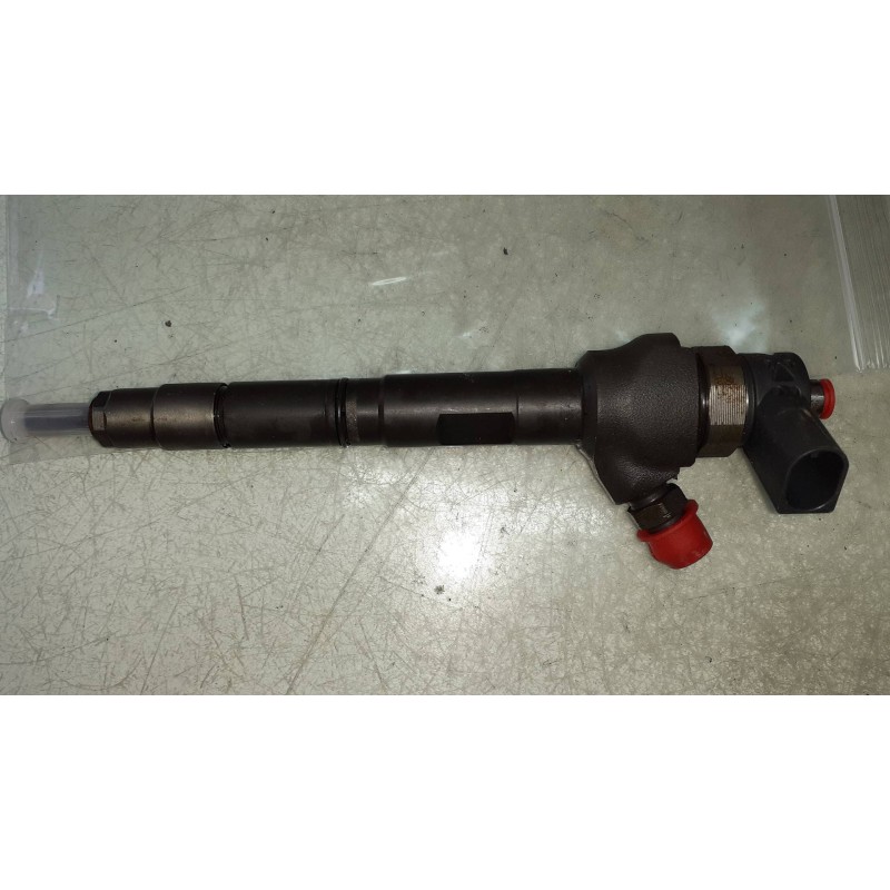 Recambio de inyector para audi a4 ber. (b8) basis referencia OEM IAM 03L130277J 0445110369 CONECTOR 2 PINES