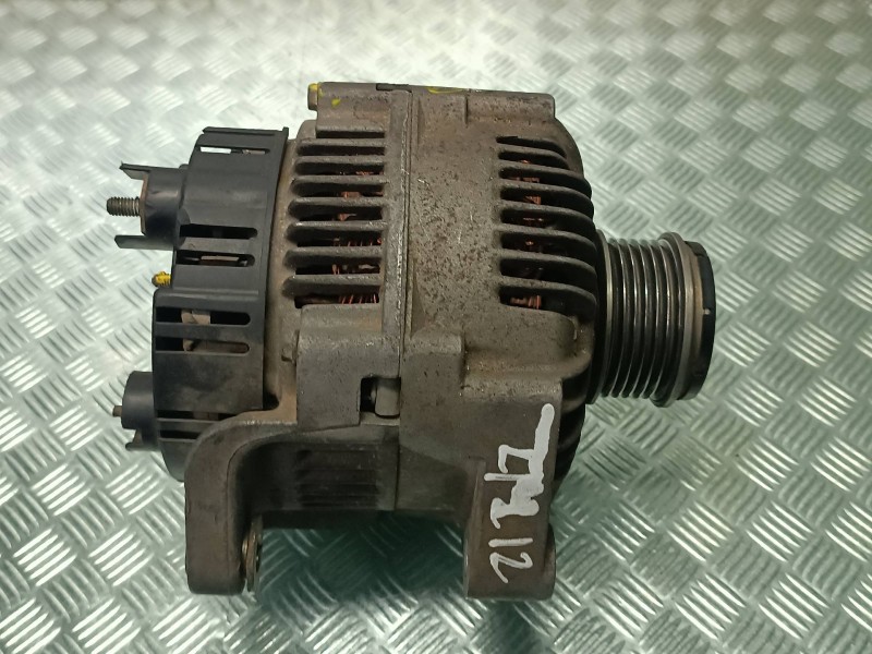 Recambio de alternador para renault megane i berlina hatchback (ba0) referencia OEM IAM 7700106501 VALEO 120A