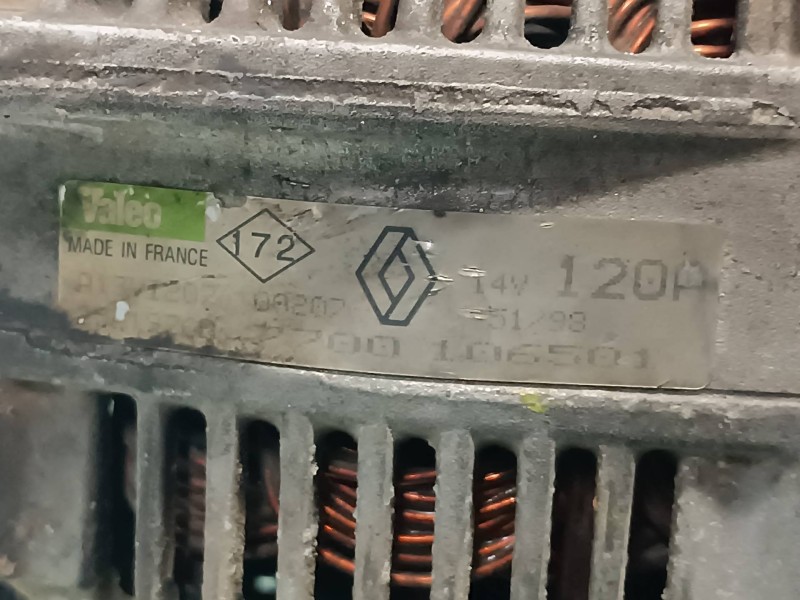 Recambio de alternador para renault megane i berlina hatchback (ba0) referencia OEM IAM 7700106501 VALEO 120A