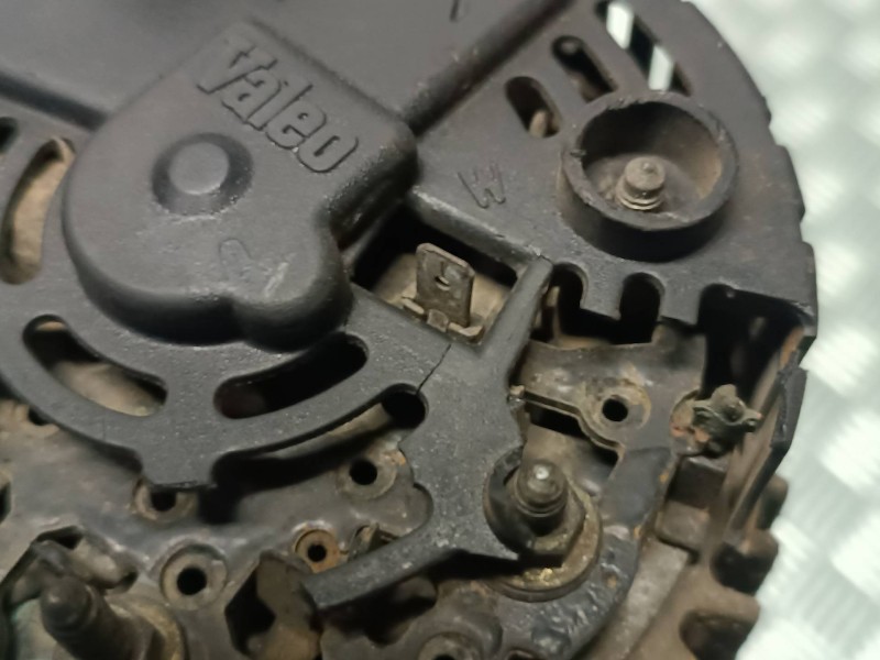 Recambio de alternador para renault megane i berlina hatchback (ba0) referencia OEM IAM 7700106501 VALEO 120A