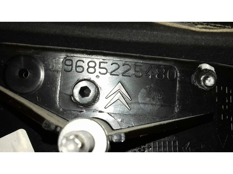 Recambio de piloto trasero derecho interior para citroen c3 tonic referencia OEM IAM 9685225480  PORTON