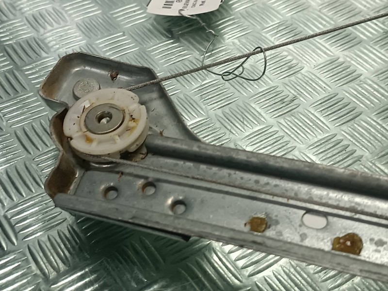 Recambio de elevalunas trasero izquierdo para dacia sandero iii referencia OEM IAM 827217198R  ELECTRICO