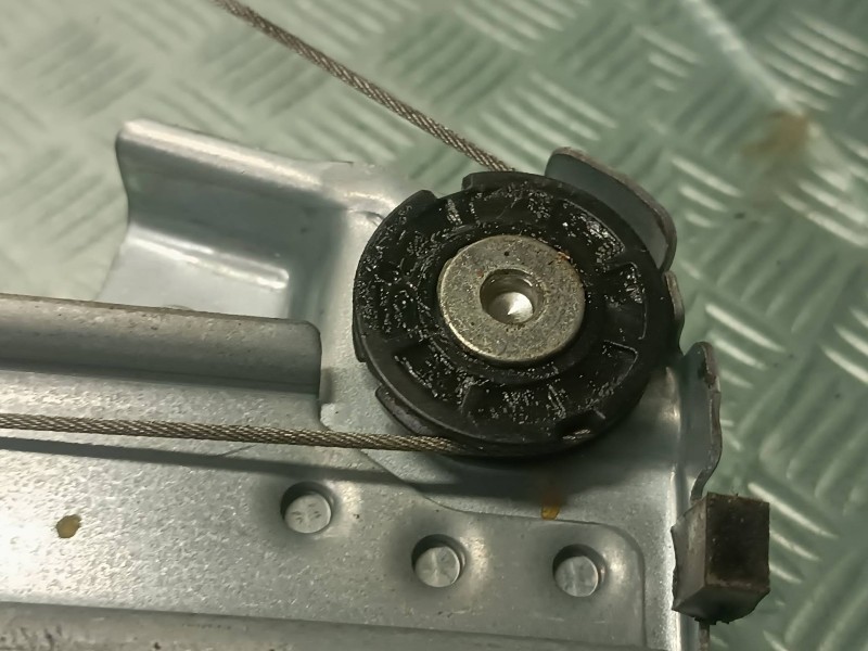 Recambio de elevalunas trasero izquierdo para dacia sandero iii referencia OEM IAM 827217198R  ELECTRICO