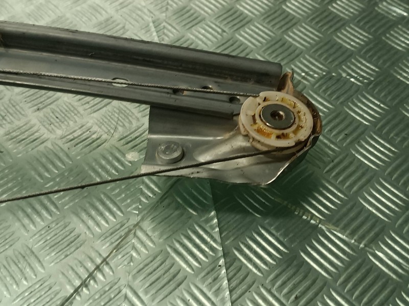 Recambio de elevalunas delantero izquierdo para dacia sandero iii referencia OEM IAM 807217352R CONECTOR 6 PINES ELECTRICO