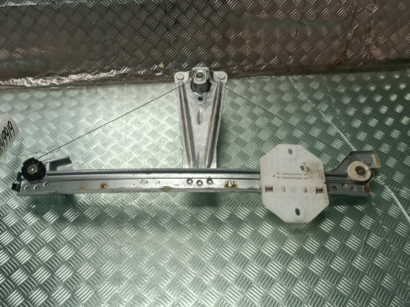 Recambio de elevalunas trasero derecho para dacia sandero iii referencia OEM IAM 827202131R  ELECTRICO