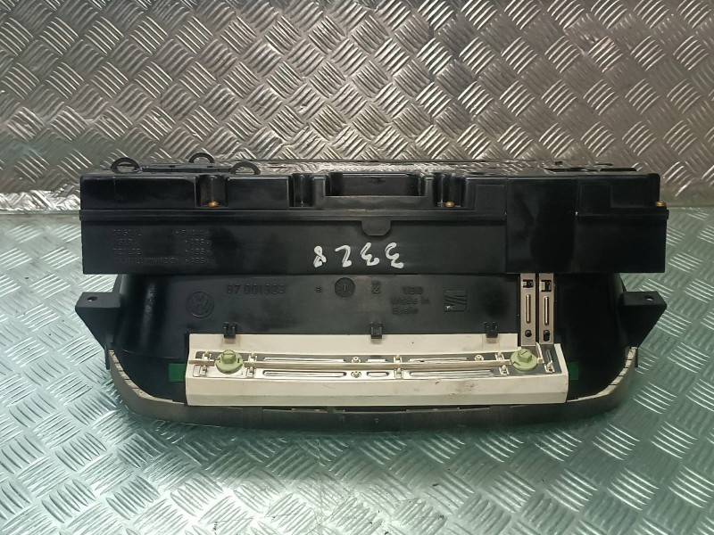 Recambio de cuadro instrumentos para volkswagen polo berlina (6n1) air referencia OEM IAM 87001323 88311235 VDO