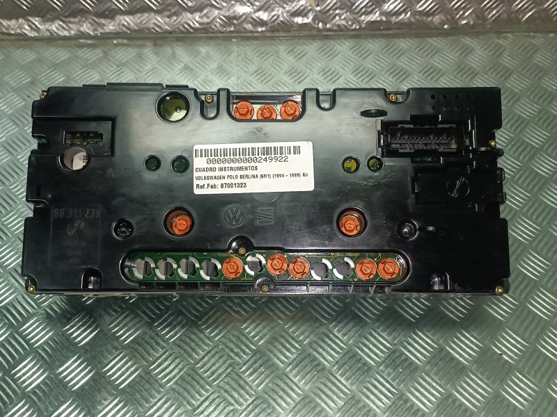 Recambio de cuadro instrumentos para volkswagen polo berlina (6n1) air referencia OEM IAM 87001323 88311235 VDO