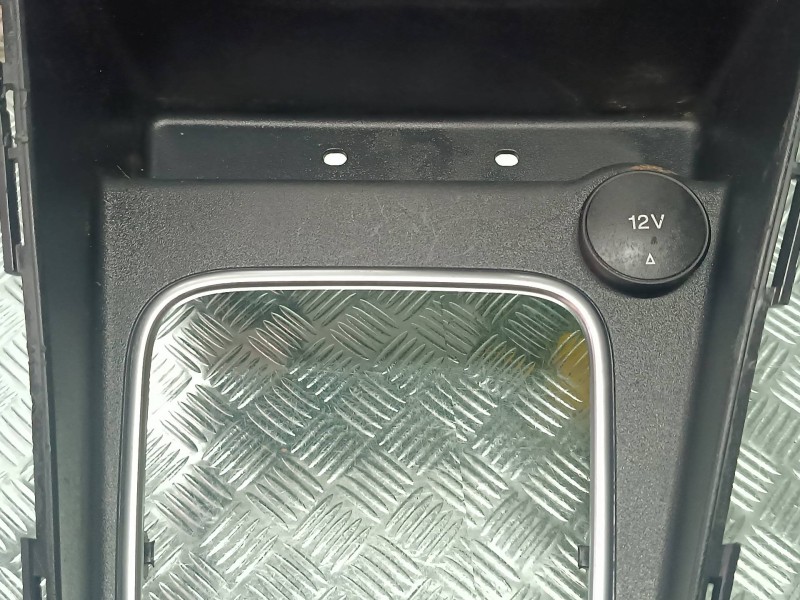 Recambio de embellecedor para ford ecosport (cr6) referencia OEM IAM GN15A044H96 AGN15A044H96 PALANCA DE CAMBIOS