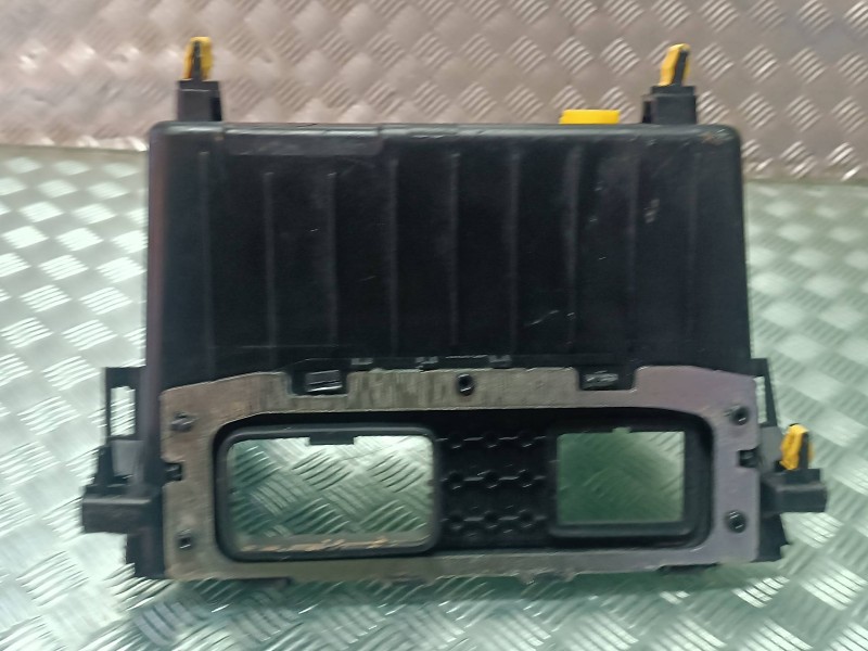 Recambio de embellecedor para ford ecosport (cr6) referencia OEM IAM GN15A044H96 AGN15A044H96 PALANCA DE CAMBIOS